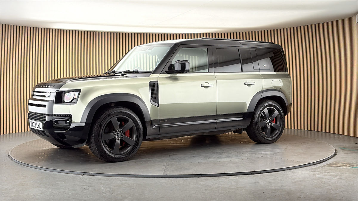 More views of Land Rover Defender 110