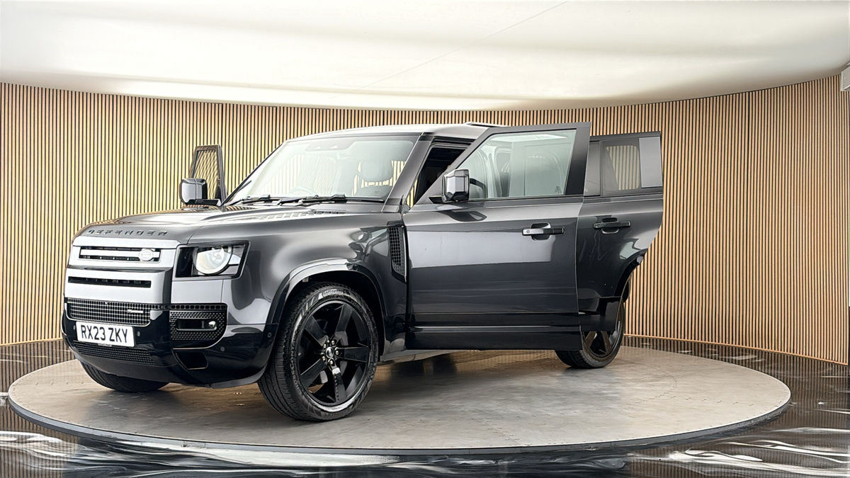 More views of Land Rover Defender 110