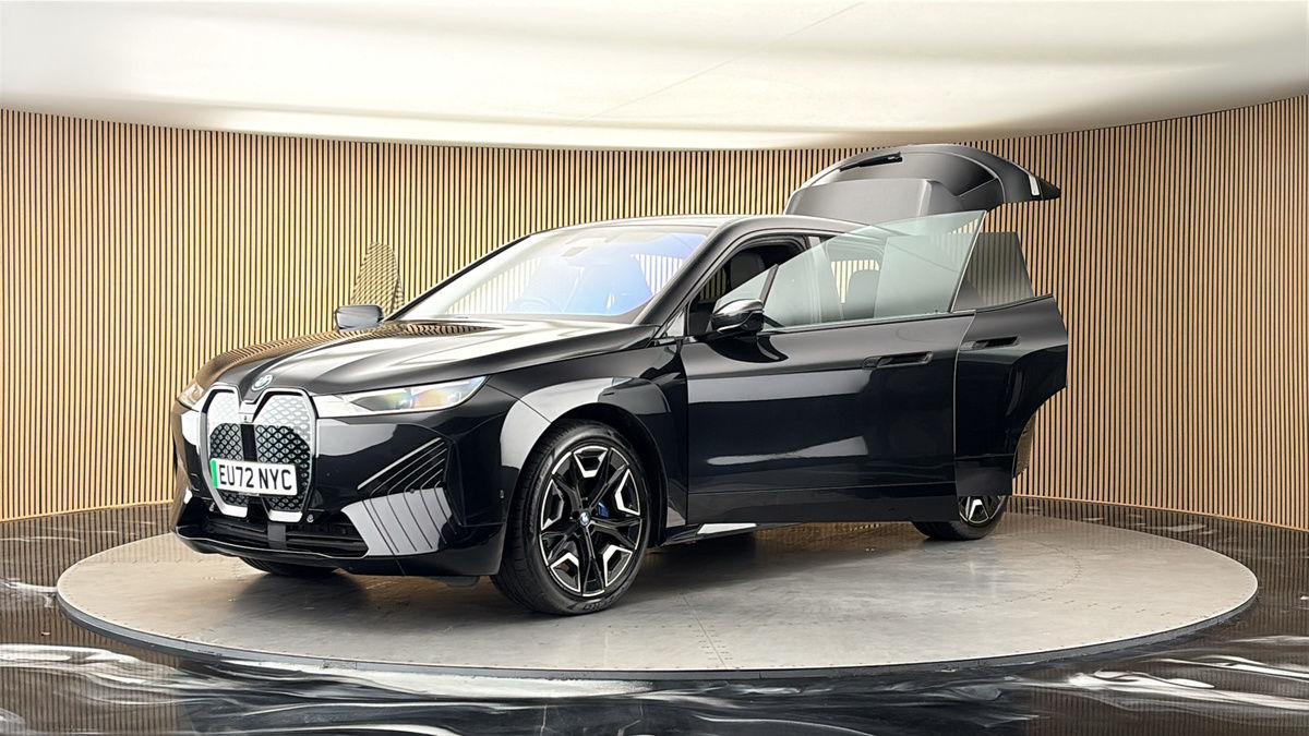 More views of BMW iX