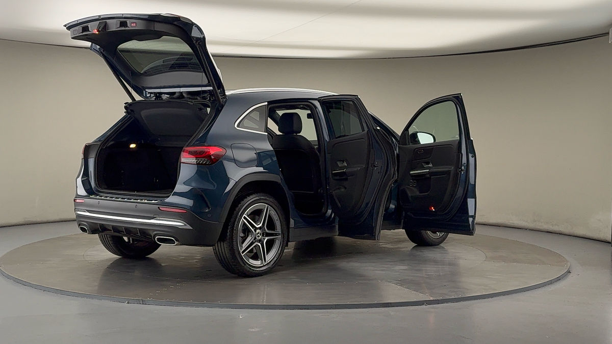 More views of Mercedes-Benz GLA