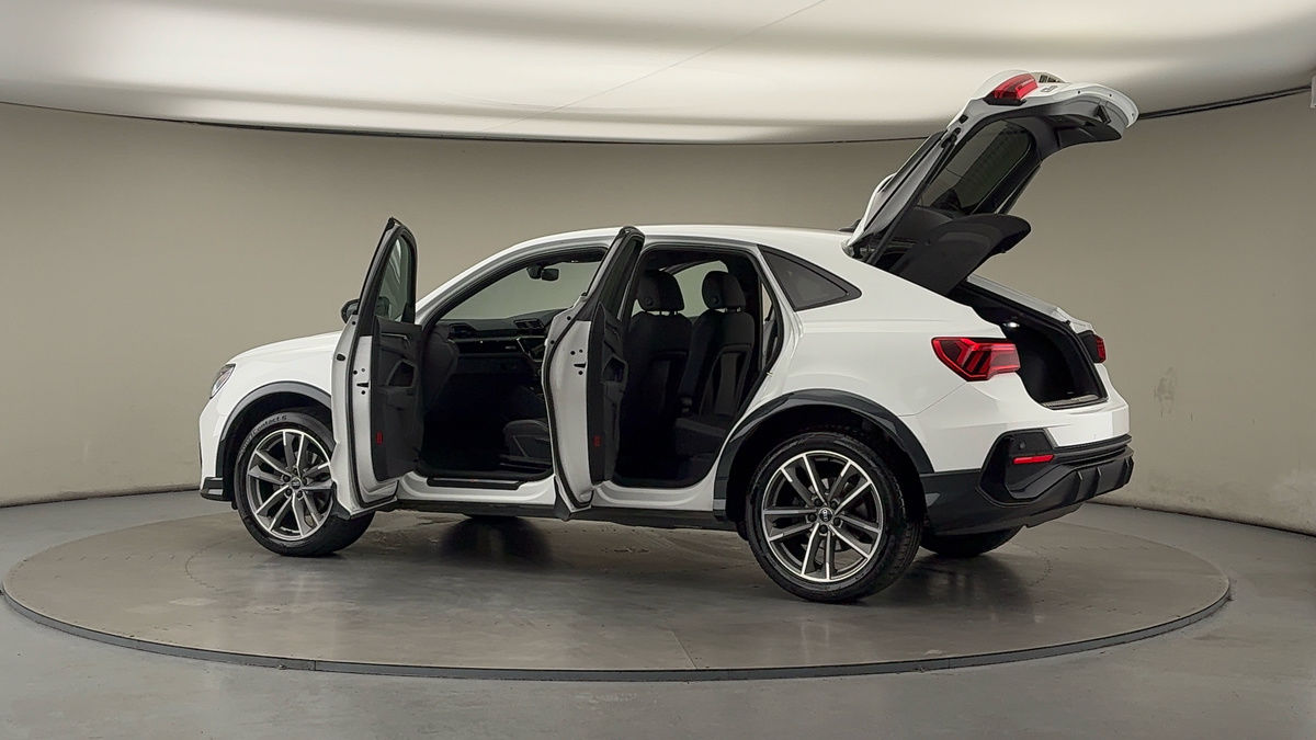 More views of Audi Q3