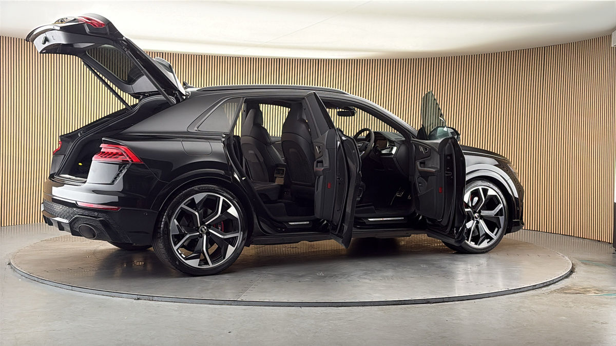 More views of Audi RSQ8