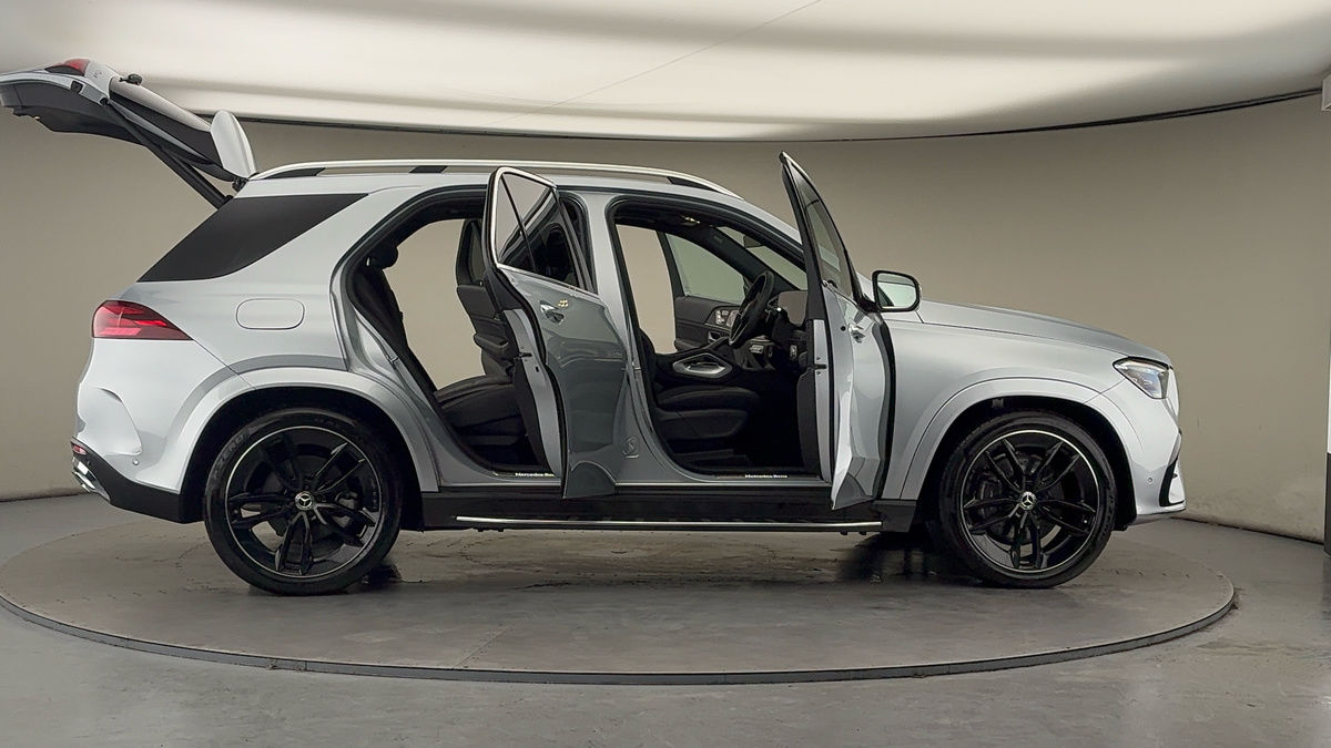 More views of Mercedes-Benz GLE