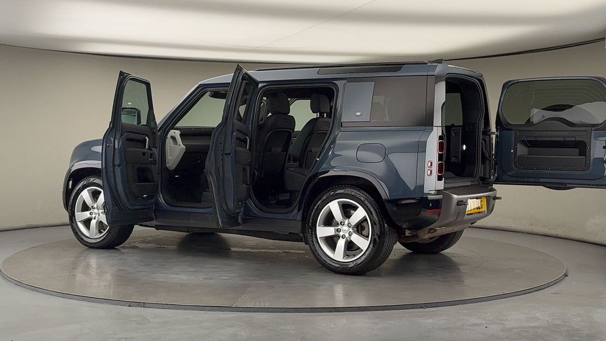 More views of Land Rover Defender 110