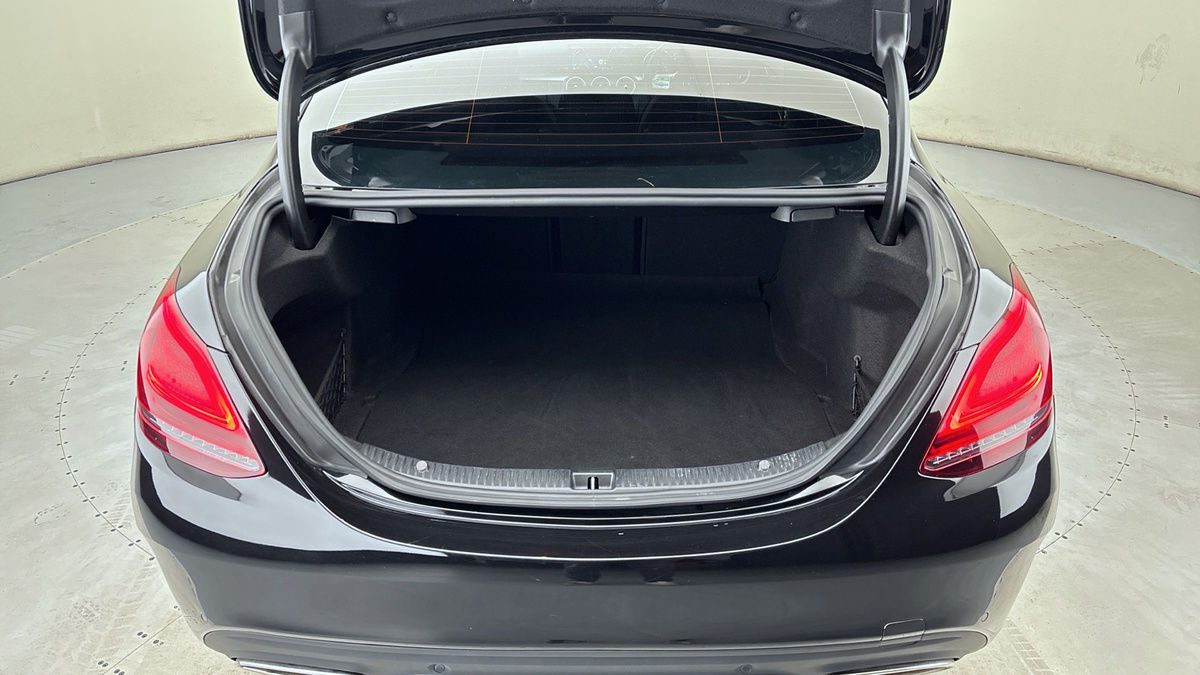 Mercedes-Benz C Class Image 11