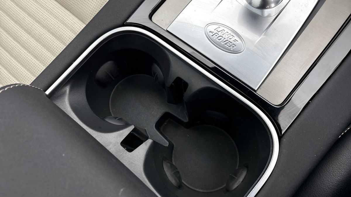 Land Rover Discovery Sport Image 27