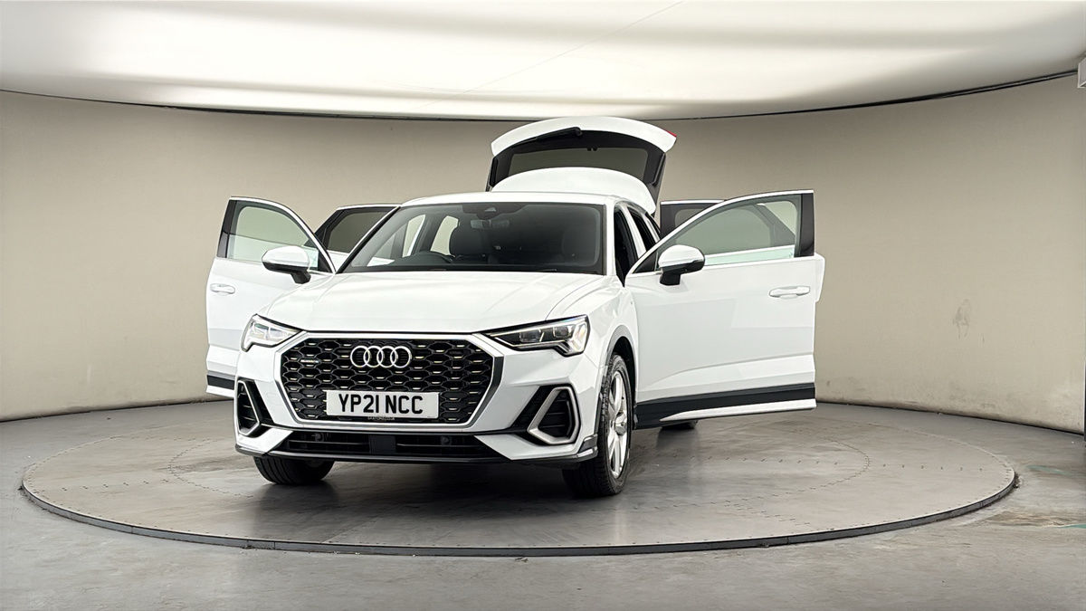 More views of Audi Q3