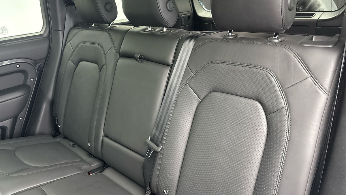 Land Rover Defender 110 Urban Image 8