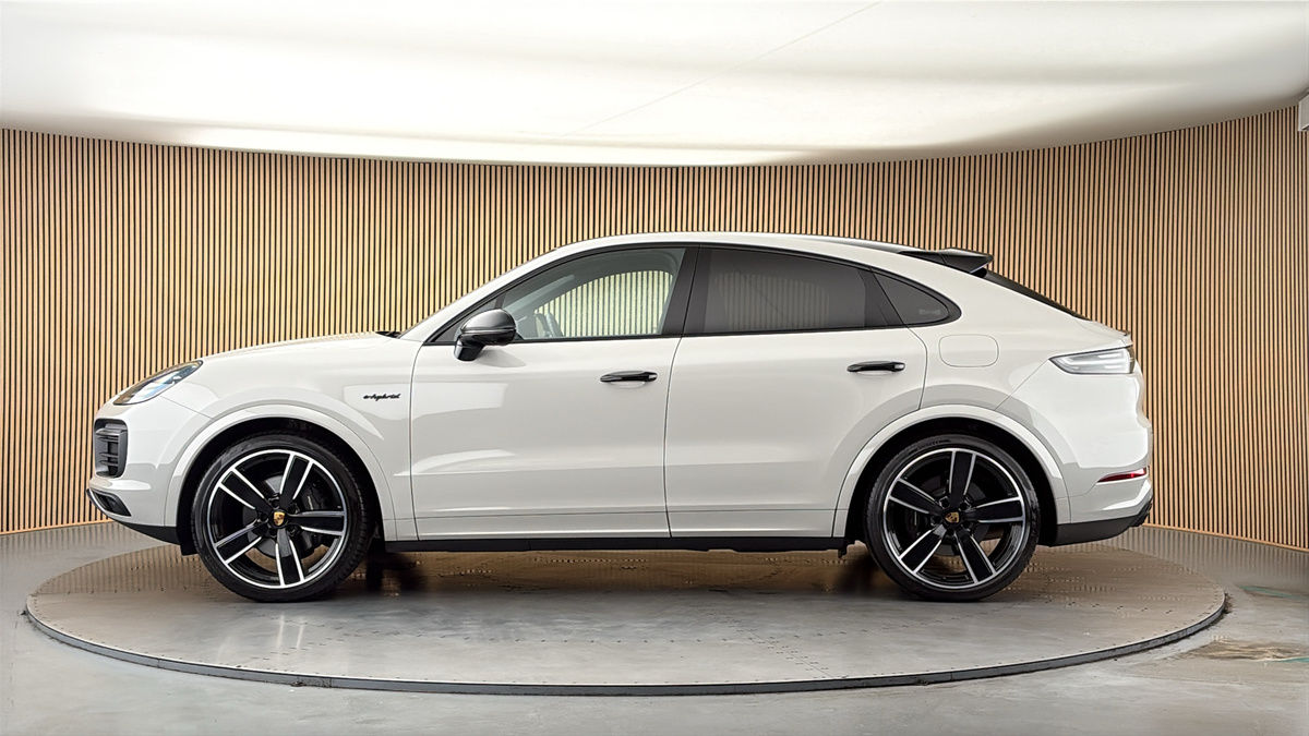 Porsche Cayenne Image 15