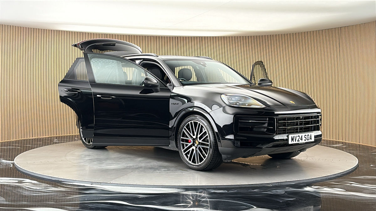 More views of Porsche Cayenne