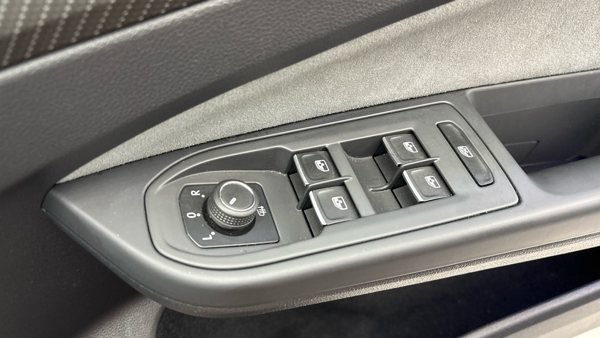 Volkswagen Golf Image 25