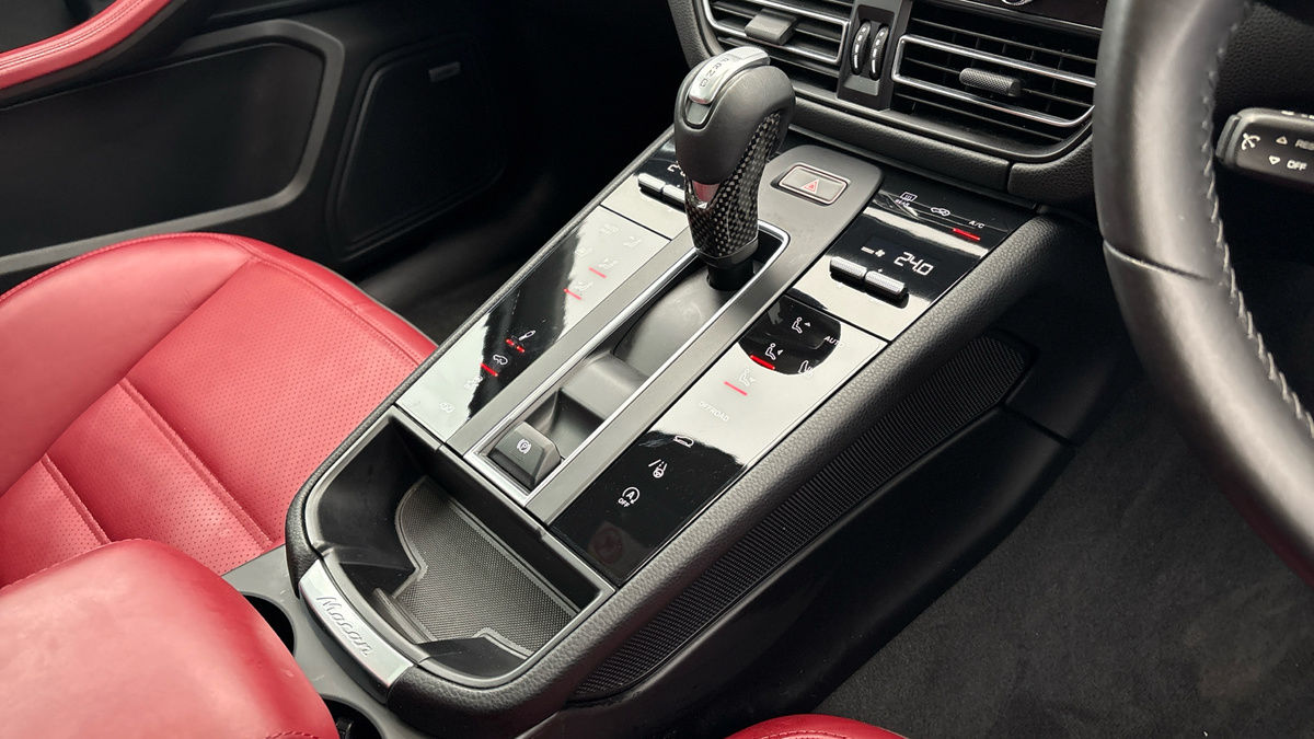 Porsche Macan Image 18