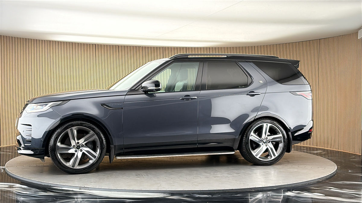 More views of Land Rover Discovery
