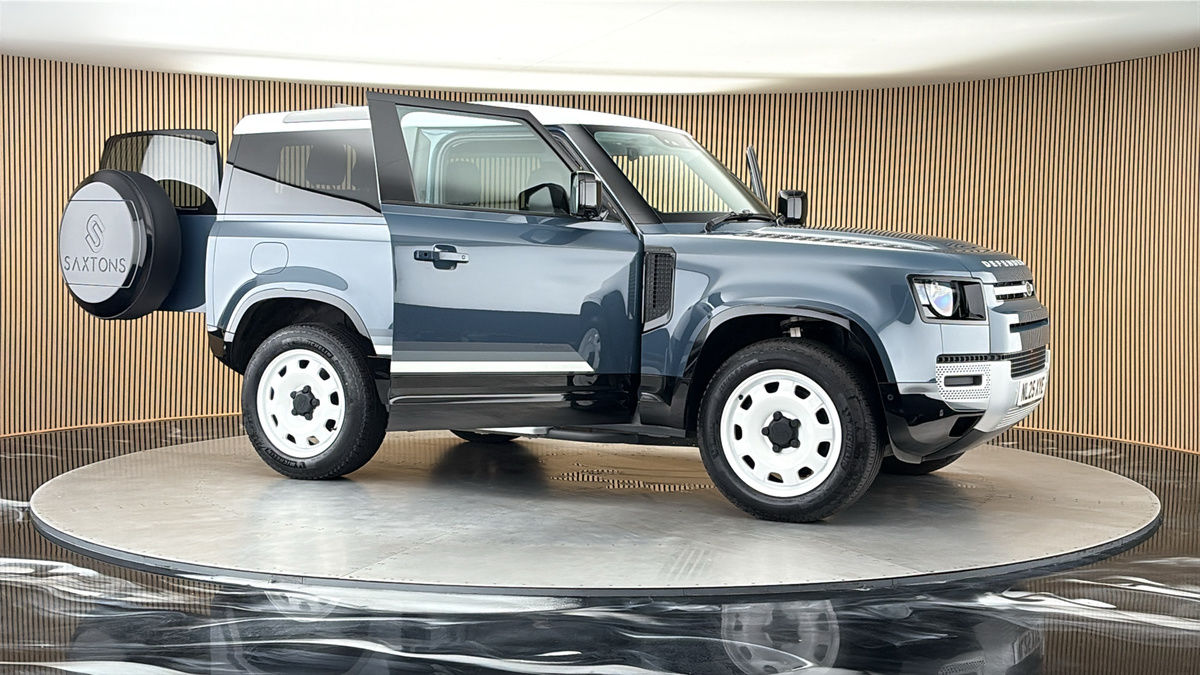 More views of Land Rover Defender 90