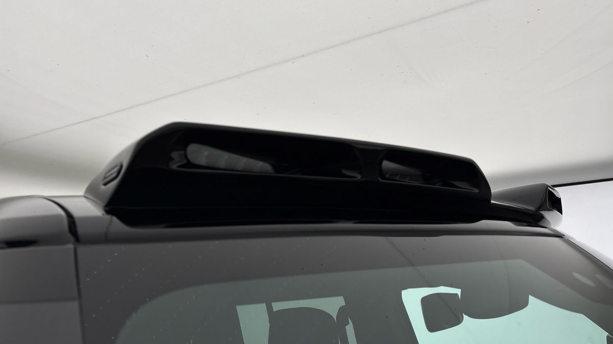 Land Rover Defender 110 Urban Image 27