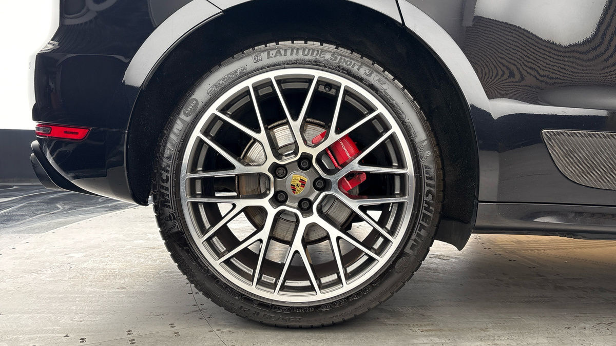 Porsche Macan Image 10