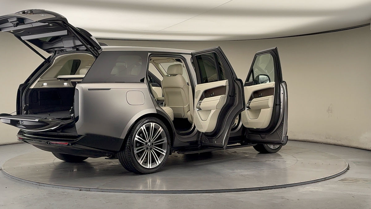 More views of Land Rover Range Rover