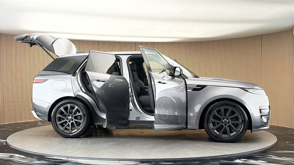 More views of Land Rover Range Rover Sport
