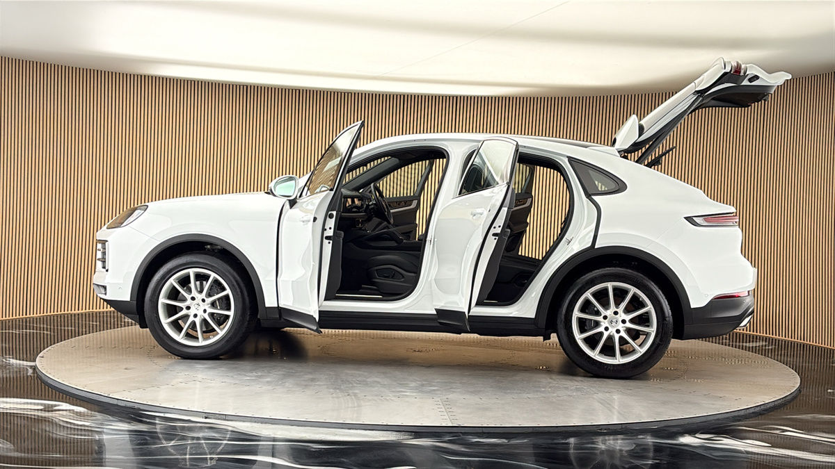 More views of Porsche Cayenne