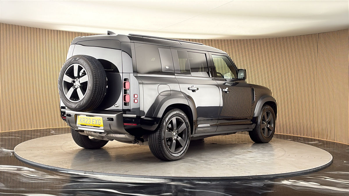 More views of Land Rover Defender 110