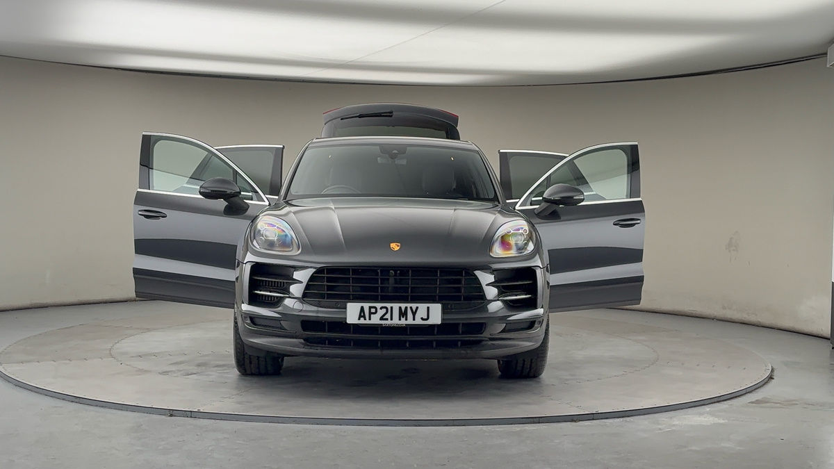 More views of Porsche Macan