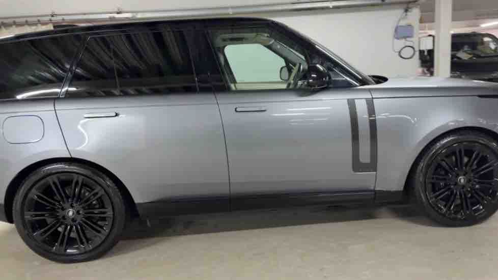More views of Land Rover Range Rover