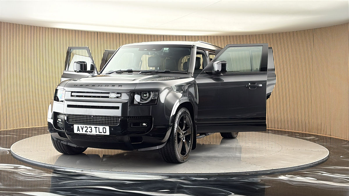 More views of Land Rover Defender 110