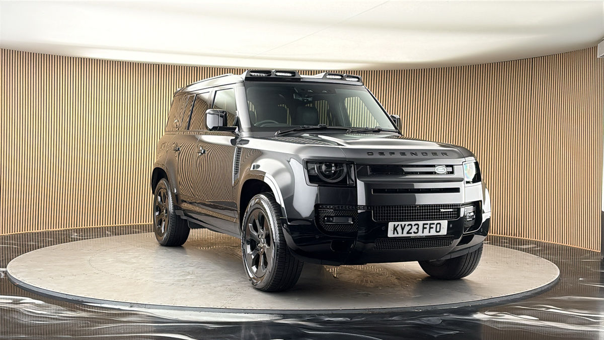 More views of Land Rover Defender 110