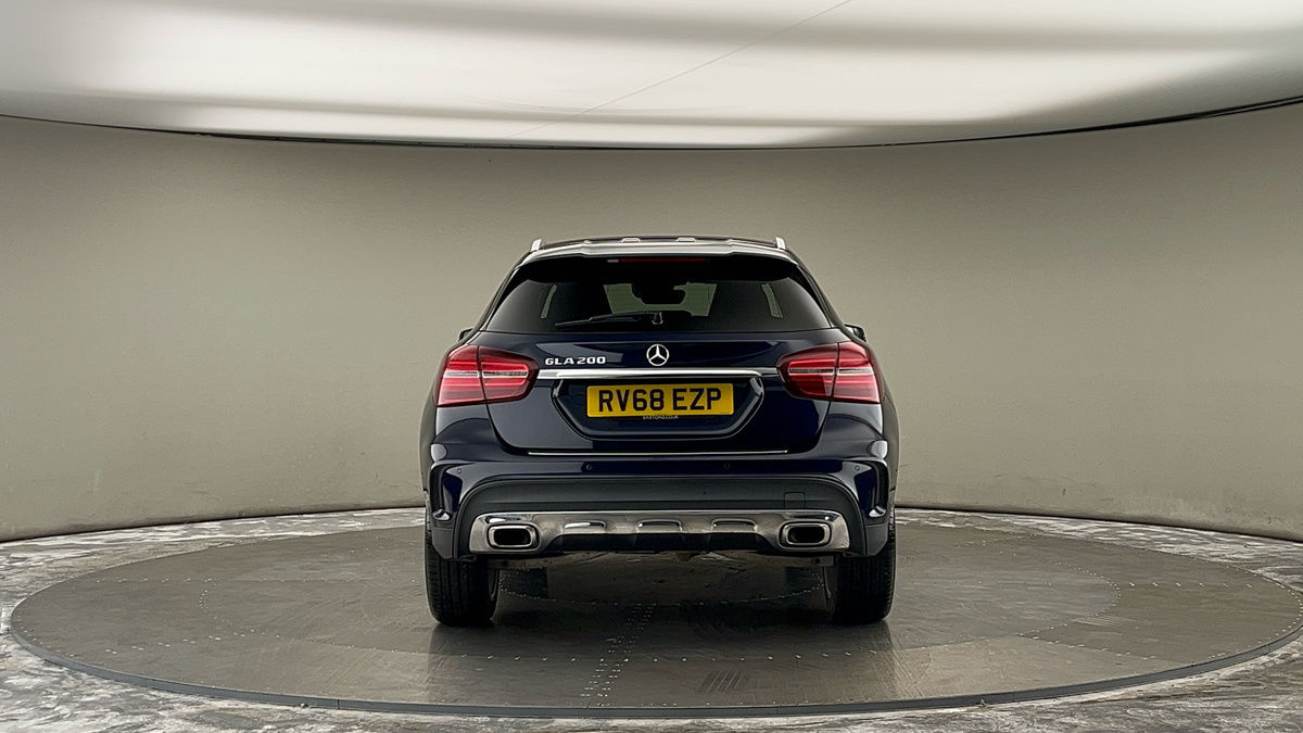 Mercedes-Benz GLA Image 4