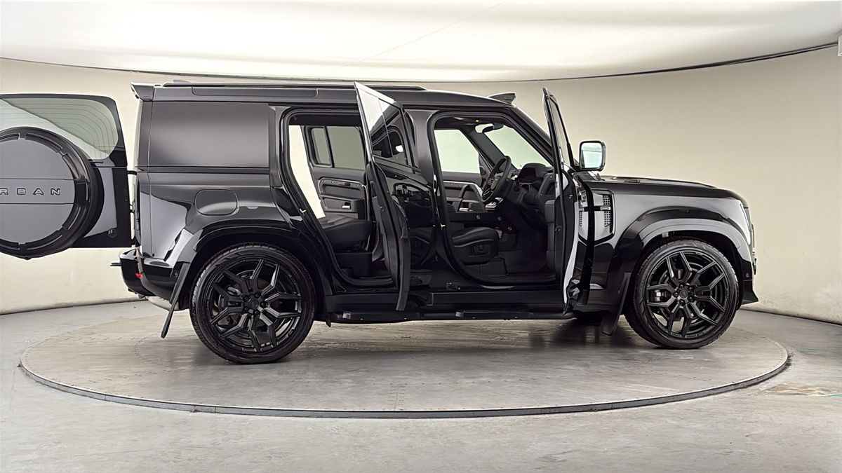 More views of Land Rover Defender 110