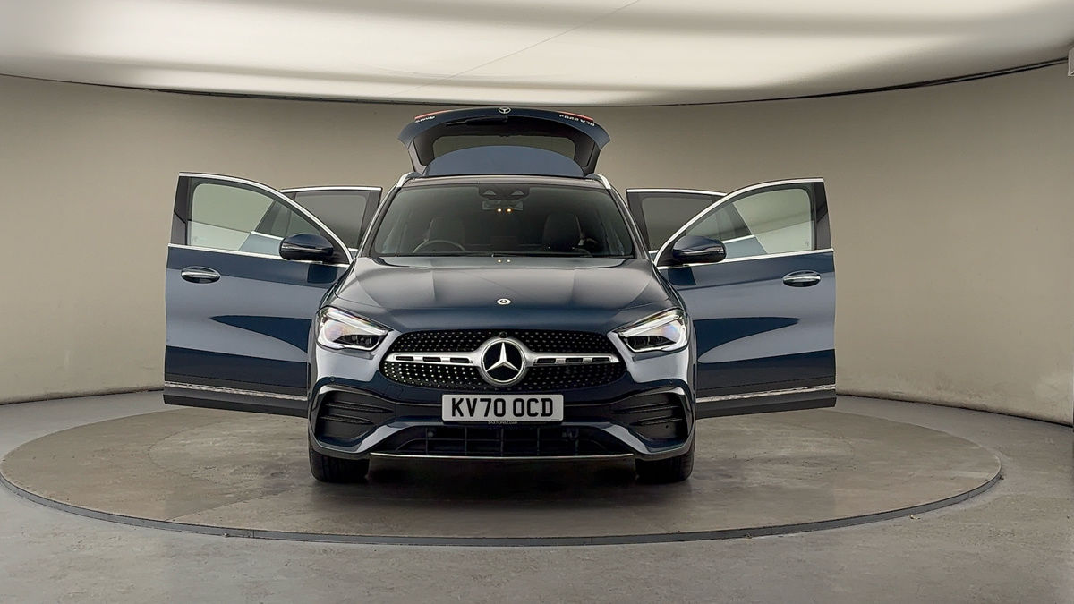 More views of Mercedes-Benz GLA