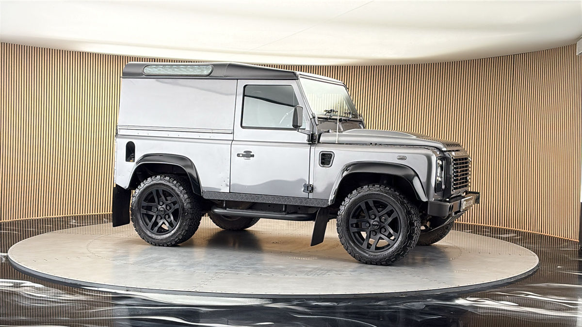 More views of Land Rover Defender 90