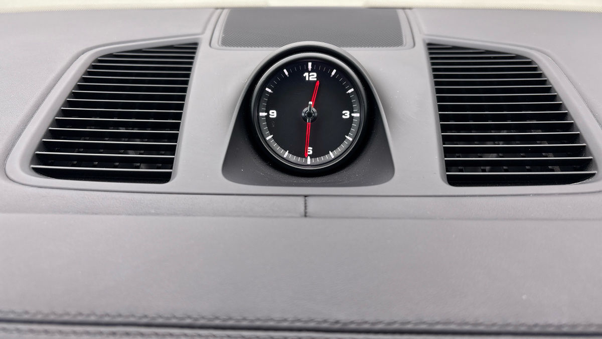 Porsche Cayenne Image 25