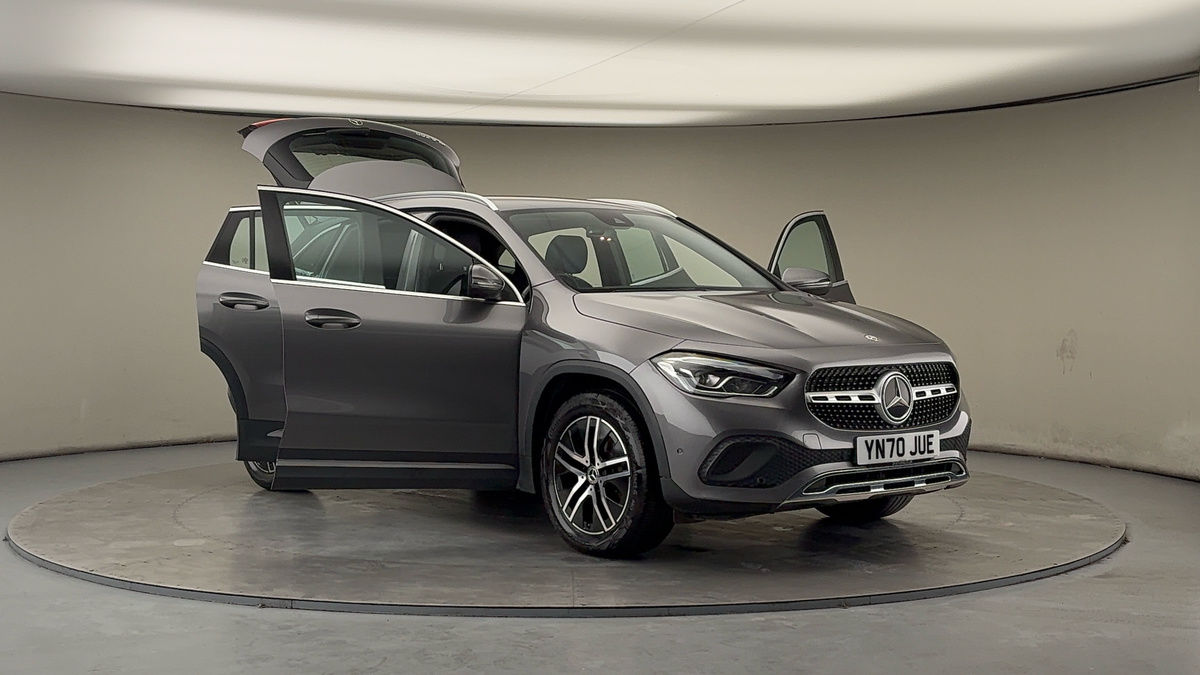 More views of Mercedes-Benz GLA