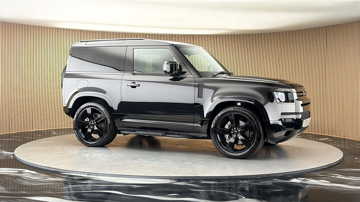 More views of Land Rover Defender 90