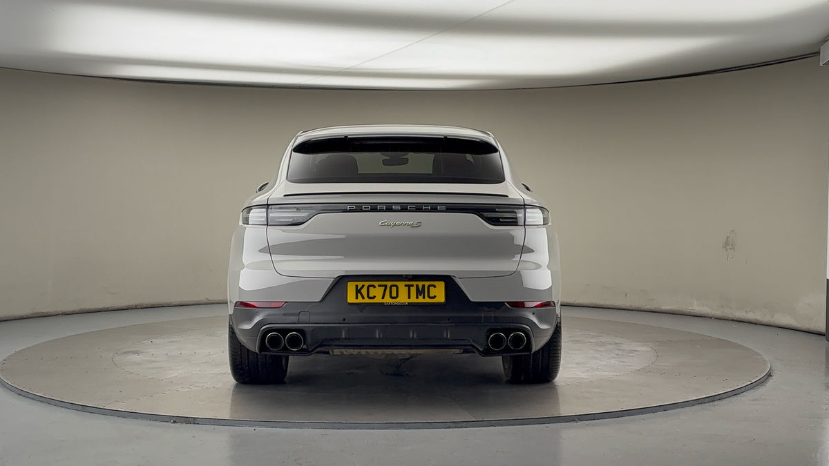 Porsche Cayenne Image 4