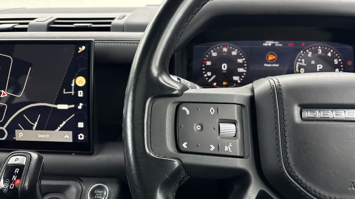 Land Rover Defender 110 Image 13