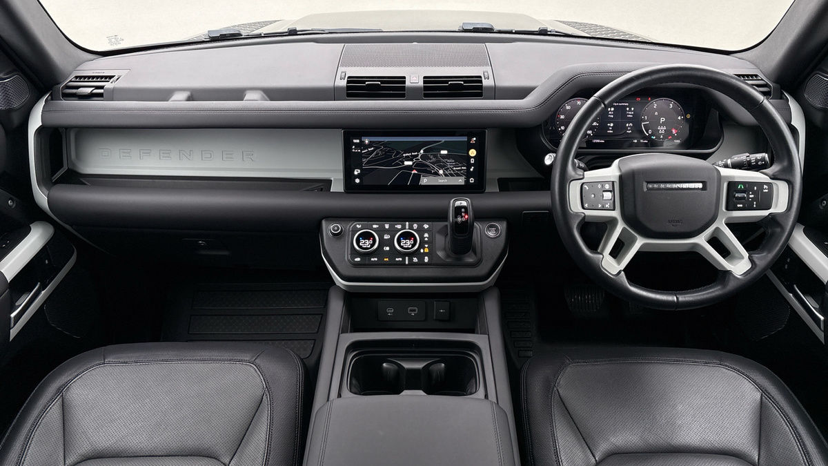 Land Rover Defender 110 Image 12