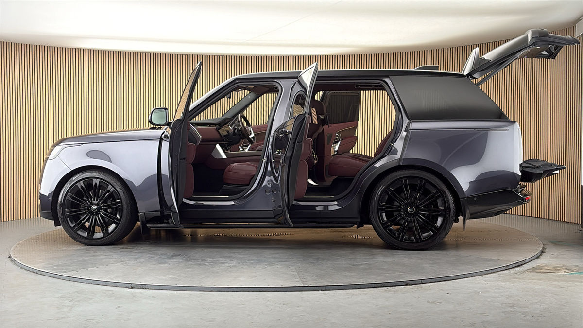 More views of Land Rover Range Rover