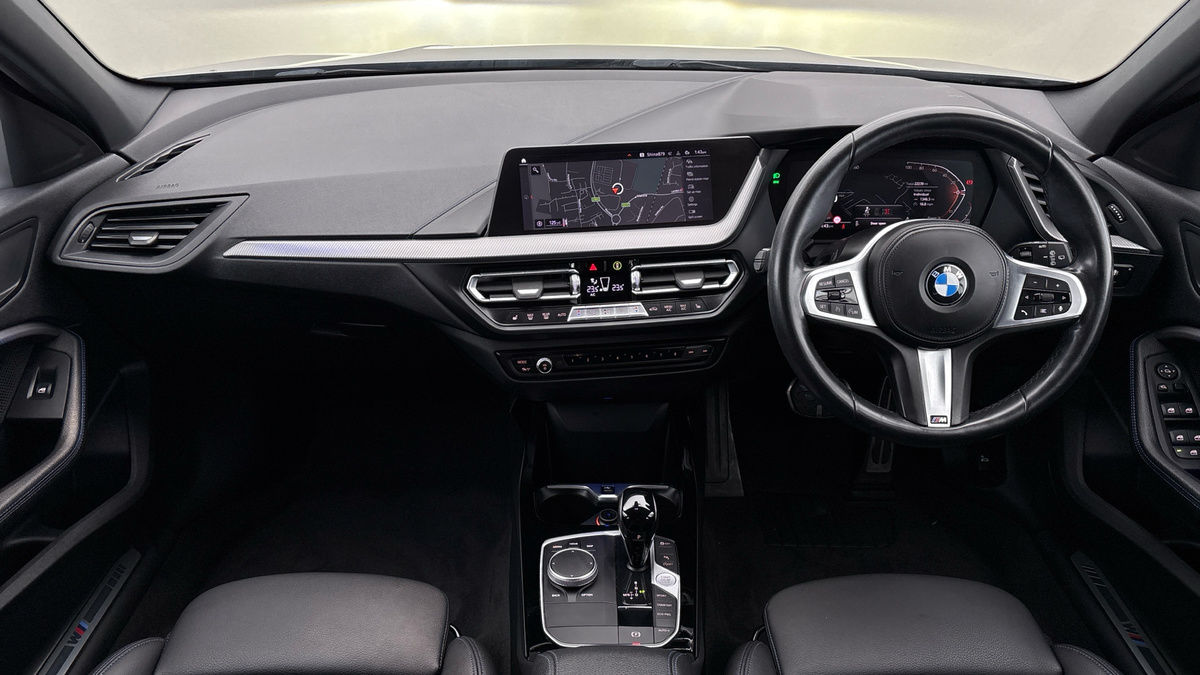 BMW 1 Series Image 12