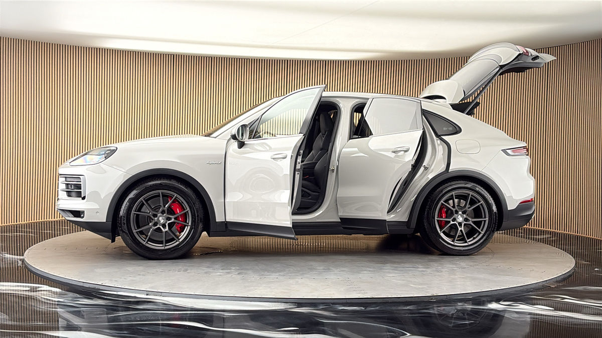 More views of Porsche Cayenne