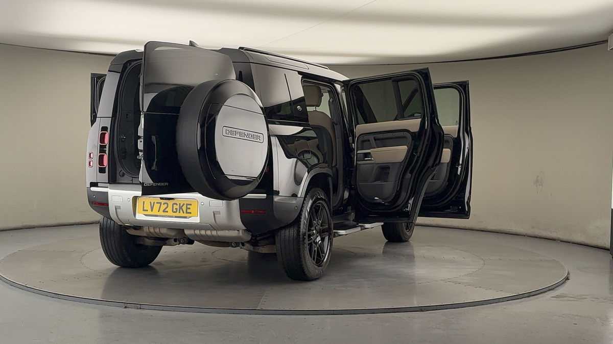 More views of Land Rover Defender 110