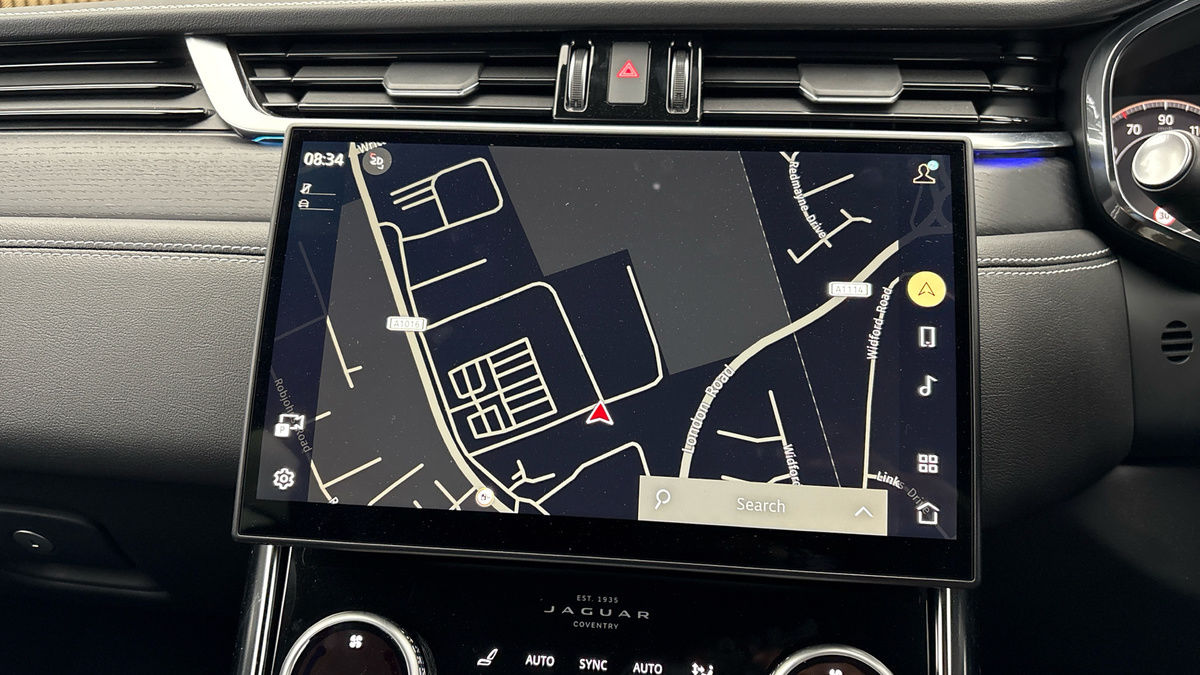 Jaguar XF Image 17
