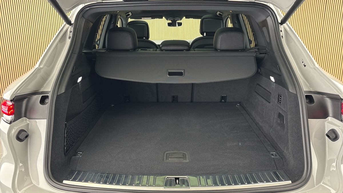 Porsche Cayenne Image 11
