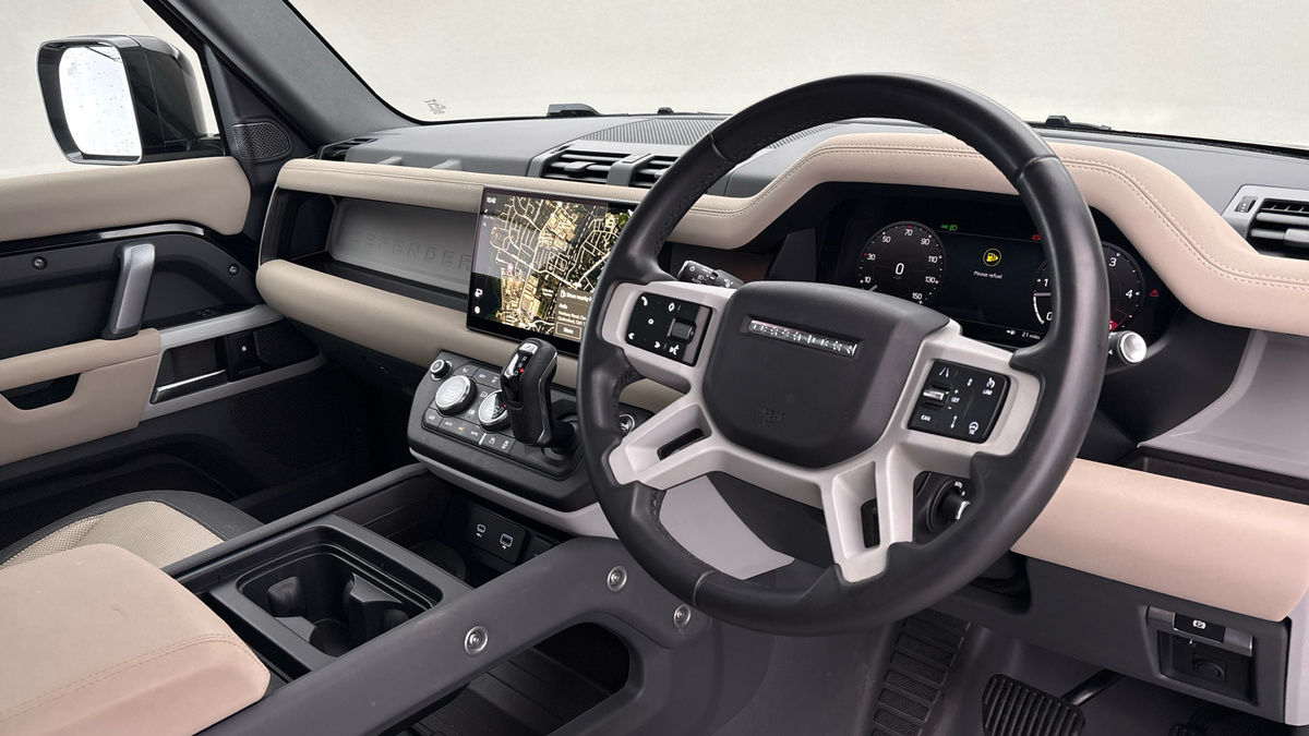 Land Rover Defender 110 Urban Image 5