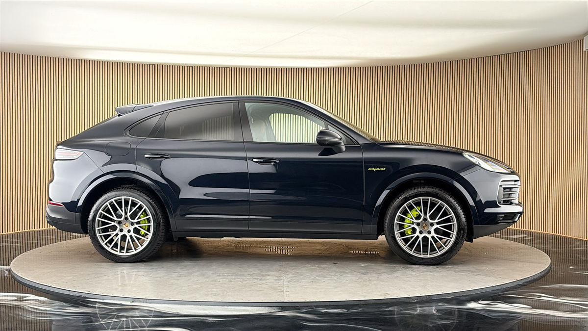 More views of Porsche Cayenne