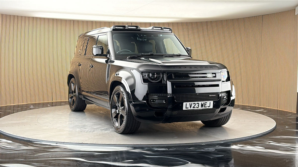 More views of Land Rover Defender 110