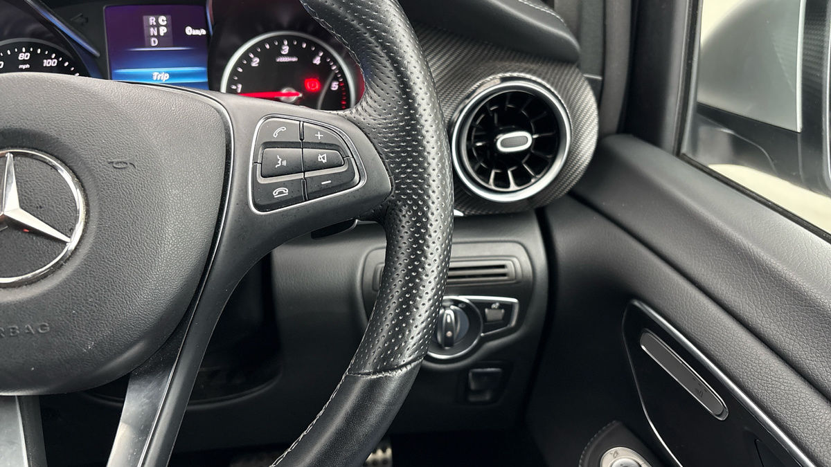 Mercedes-Benz V Class Image 14
