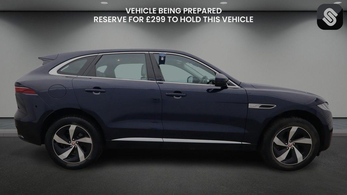 Jaguar F-PACE Image 5