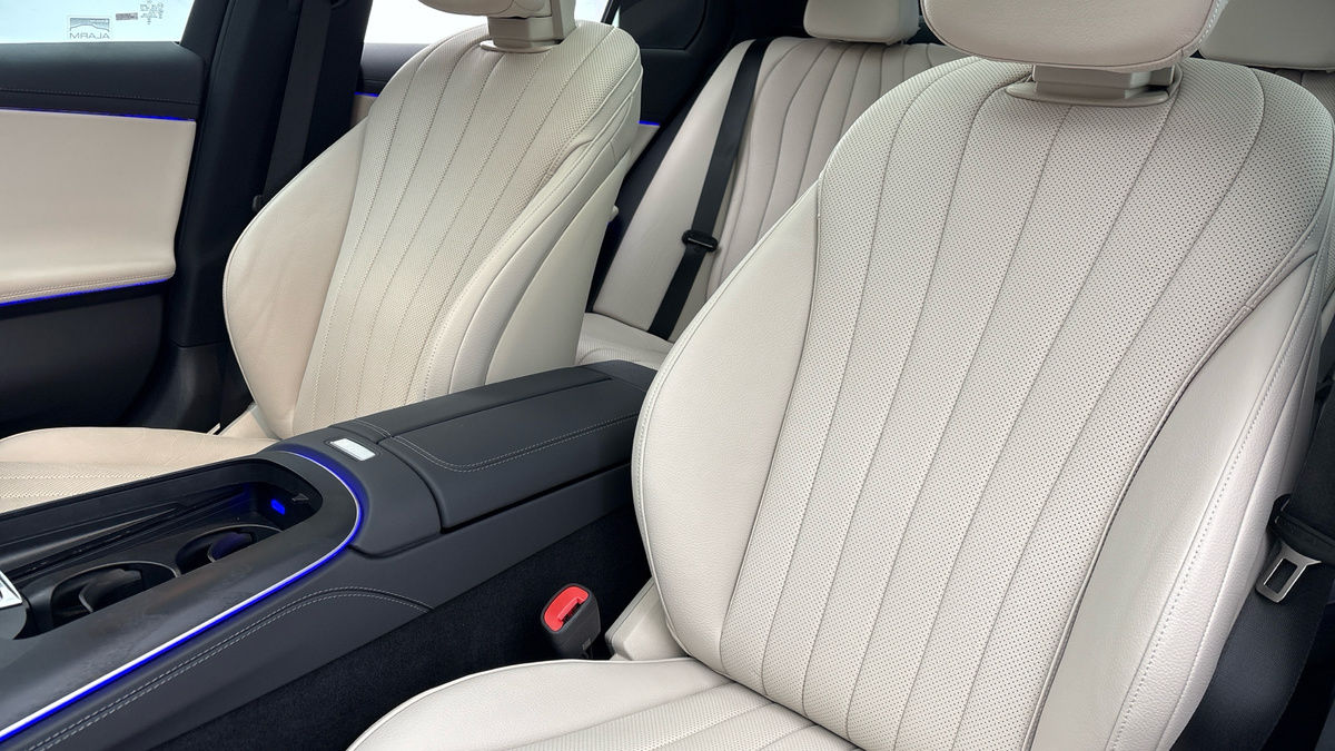Mercedes-Benz E Class Image 7